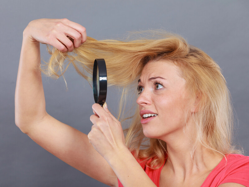 Намочіть цим волосся – і жуйка відлипне сама без жодних зусиль. Лайфхак Намочіть цим волосся – і жуйка відлипне сама без жодних зусиль. Лайфхак