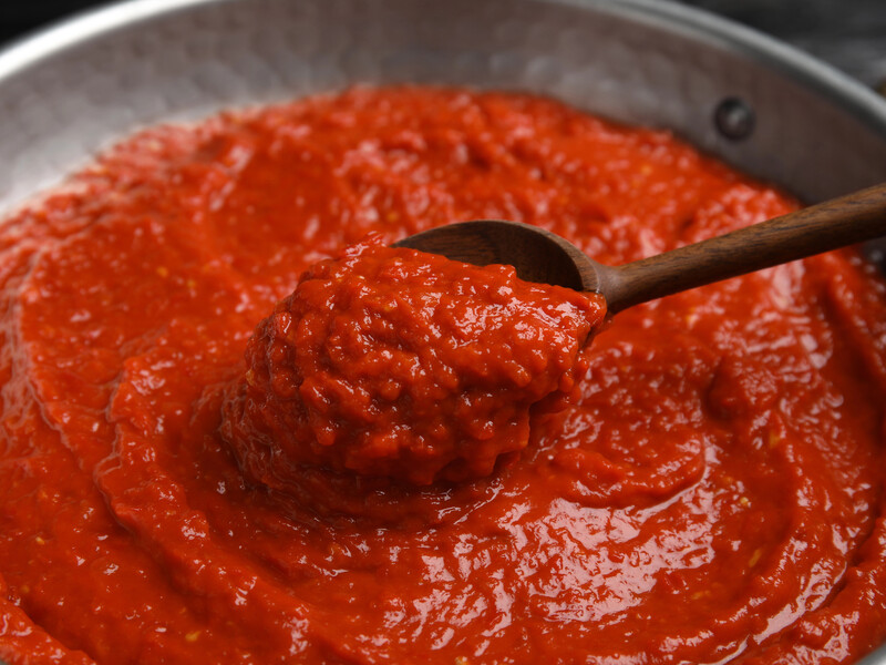 Завдяки цьому борщ стане неймовірно смачним – простий рецепт томатного соку, який варто зберегти