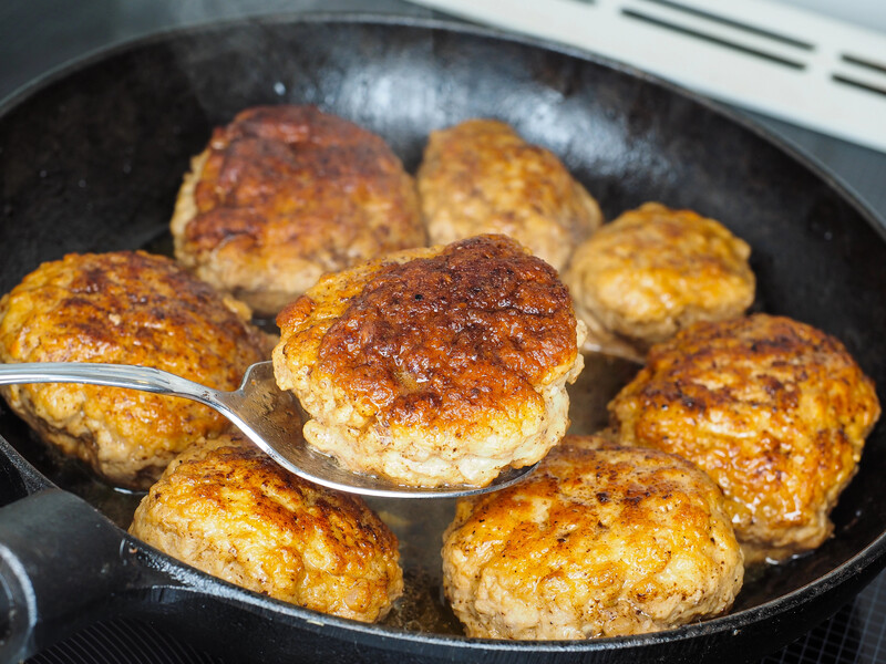 Замочіть хліб для котлет у цьому – і їхній смак вийде неперевершеним. Рецепт від Клопотенка