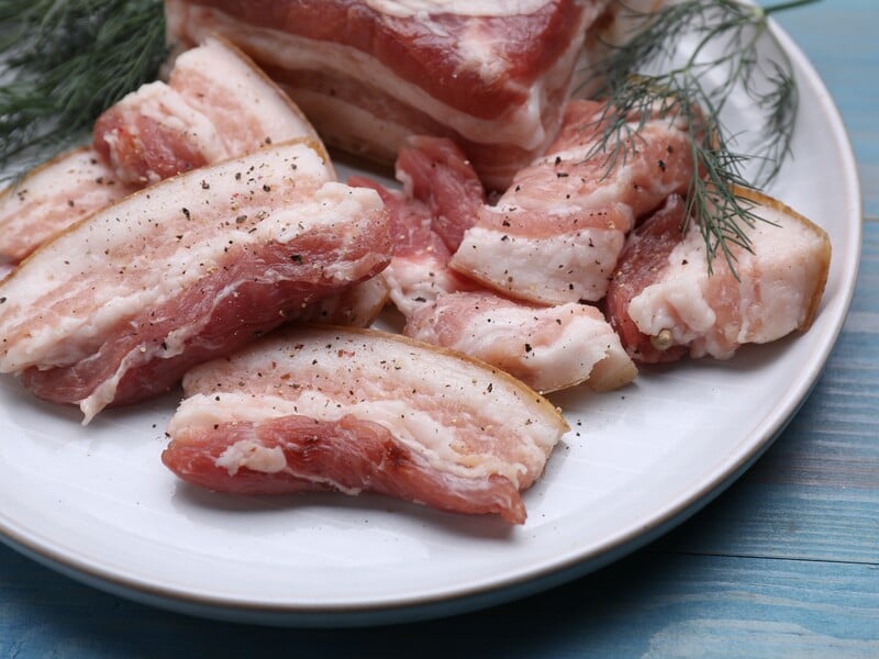 Якщо натрете цим сало, воно вийде дуже м'яким. Перевірений рецепт