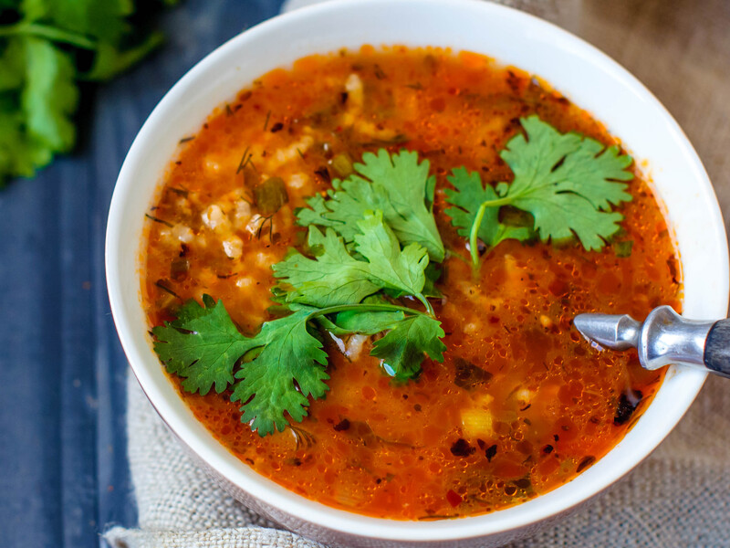 Просто додайте це у бульйон – і отримаєте дуже смачний суп харчо. Швидкий рецепт