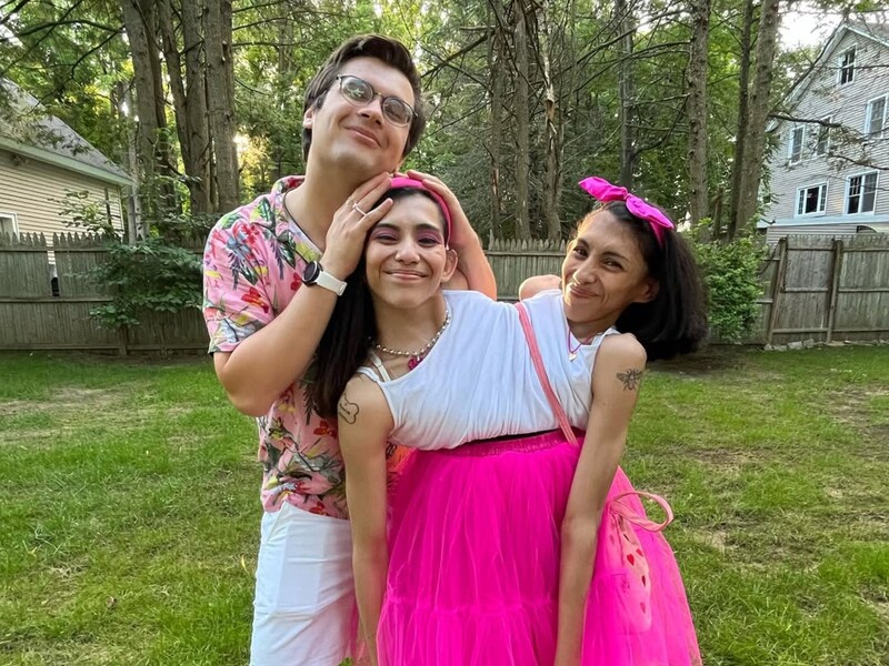 25-річна мексиканка, яка має сіамську сестру-близнючку, відмовилася народжувати дітей від свого чоловіка