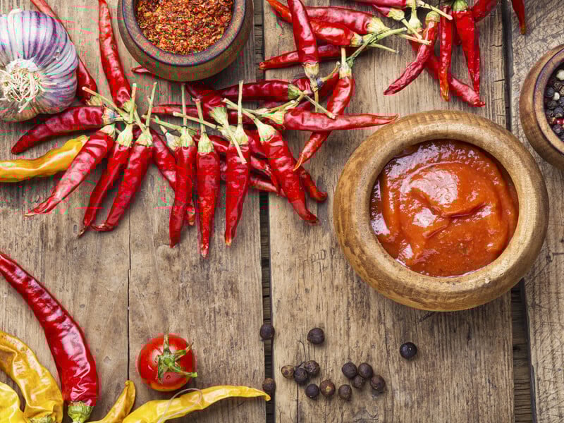 "Дуже крутий додаток до соусів, піци". Приправа на основі перцю чилі із секретним інгредієнтом