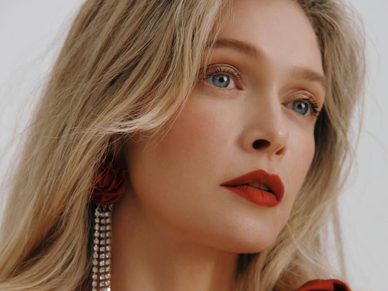 43-річна Брежнєва повідомила, у якій країні перебуває зараз