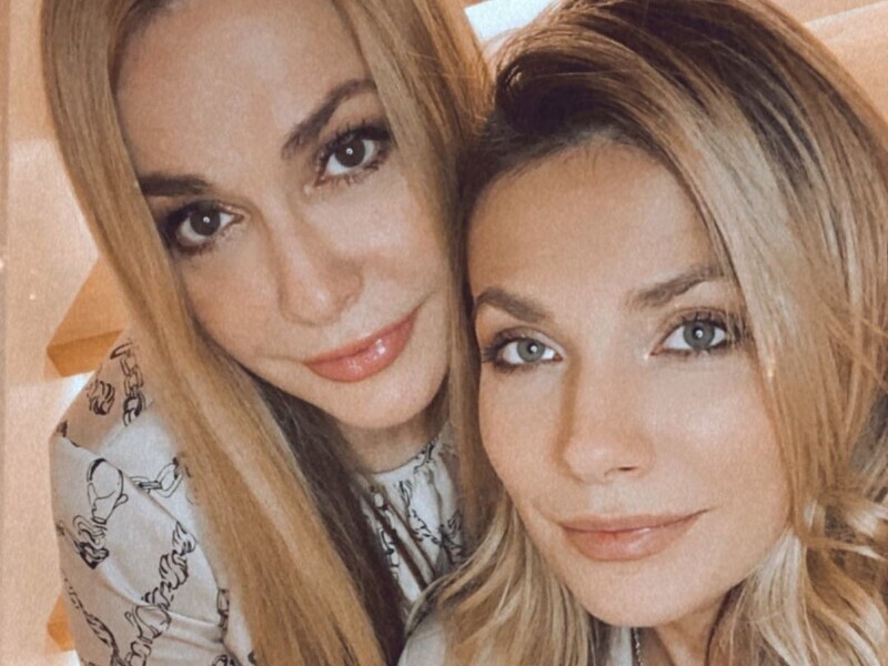 Ольгу Сумську вкотре публічно запитали про доньку, яка живе в Росії. Її реакція дивує