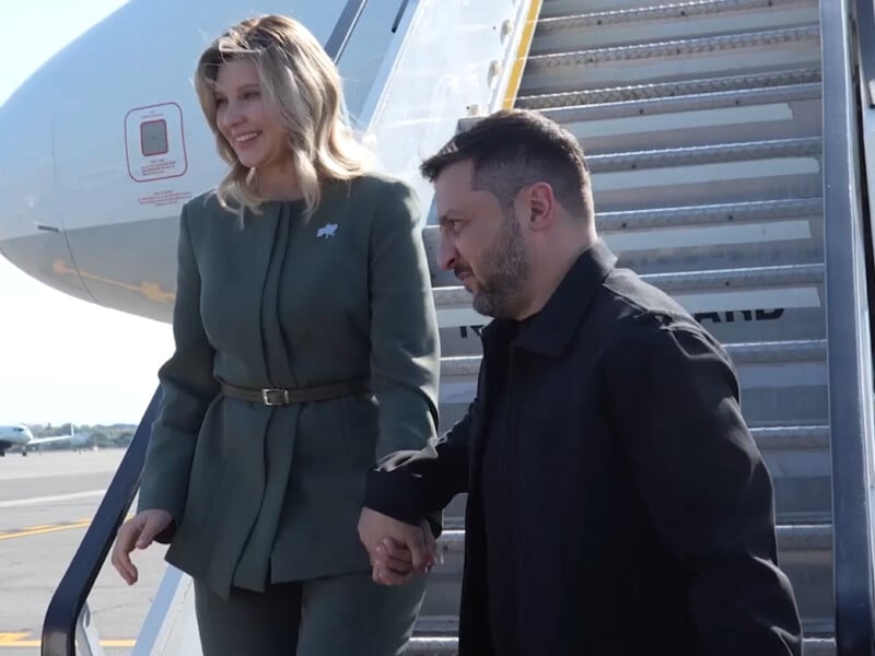 Перша леді України прилетіла у Нью-Йорк для зустрічі з "найвпливовішим лобістом України" Перша леді України прилетіла у Нью-Йорк для зустрічі з "найвпливовішим лобістом України"