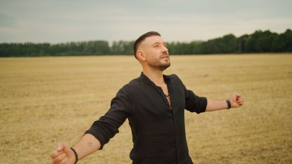 Нова робота Андрія Кравченка - пісня “Вітер вольний” як символ життєвої боротьби та гідності