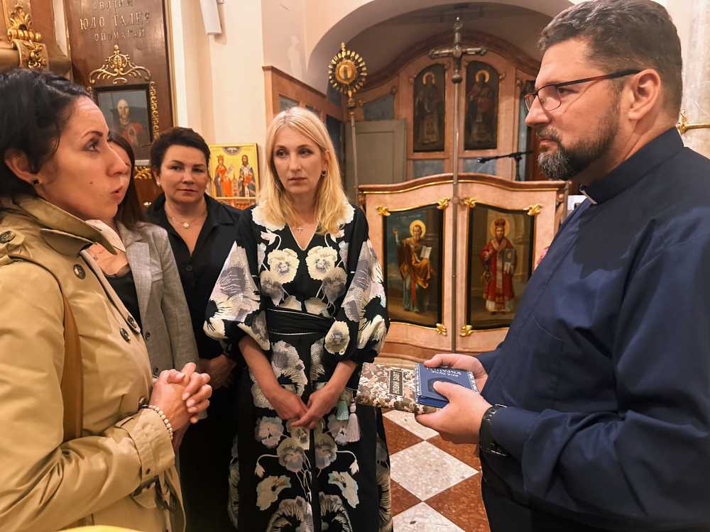 Українки з Міжнародного жіночого руху «За сімейні цінності» зустрілися з отцем Олегом Ковтуном у Відні: спільна молитва та плани на співпрацю Українки з Міжнародного жіночого руху «За сімейні цінності» зустрілися з отцем Олегом Ковтуном у Відні: спільна молитва та плани на співпрацю