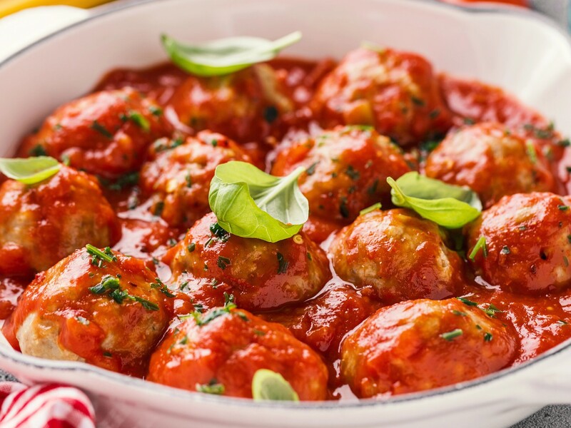 Залийте цим неймовірно смачним соусом мітболи – і вони вийдуть соковитими. Швидкий рецепт