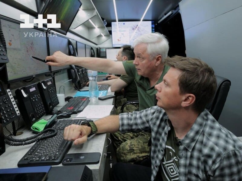 "Робиться все, щоб не збивати над містами". Комаров розповів, як українська ППО знешкоджує ракети з РФ