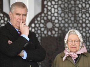 Улюбленого сина Єлизавети ІІ видворили з маєтку і позбавили титулу. Що відомо про скелети у монаршій шафі