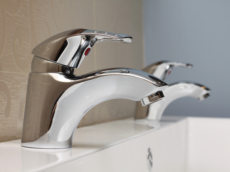 Натріть кран цим – і він блищатиме, а вода не залишатиме плям