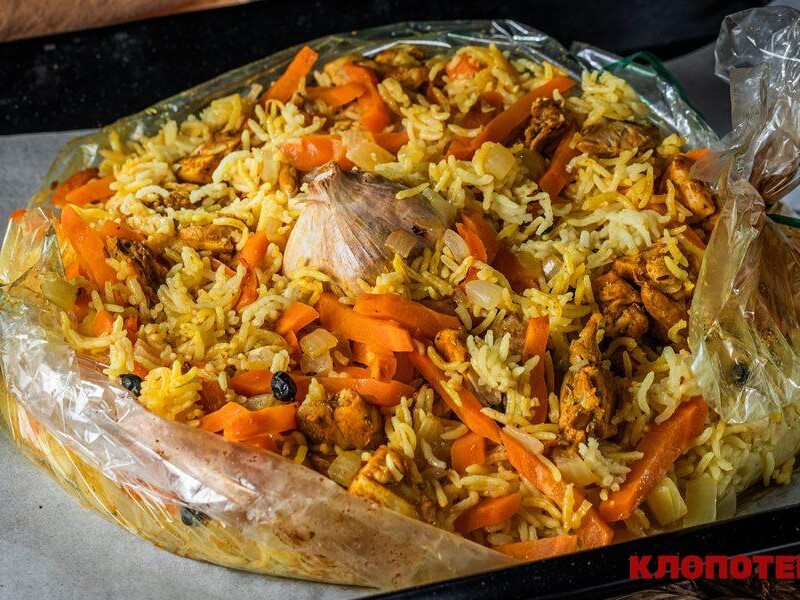 "Дуже смачно й ароматно". Плов у рукаві. Простий рецепт на 2 кг