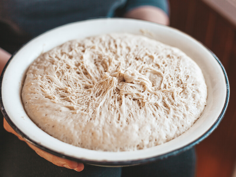 Дріжджове тісто підніметься навіть якщо в квартирі холодно. Три поради від експерта