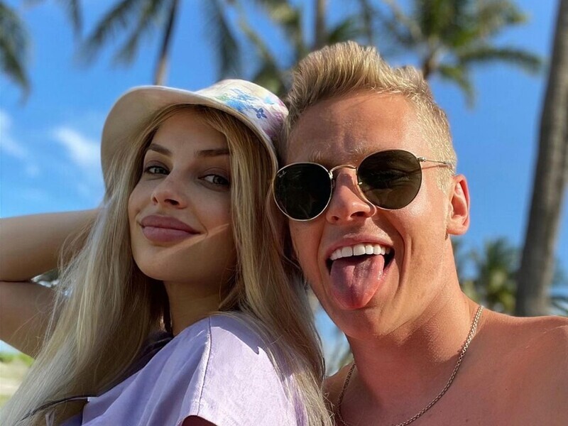 Від флірту у прямому ефірі до двох дітей. Неймовірна історія кохання футболіста Зінченка та його дружини