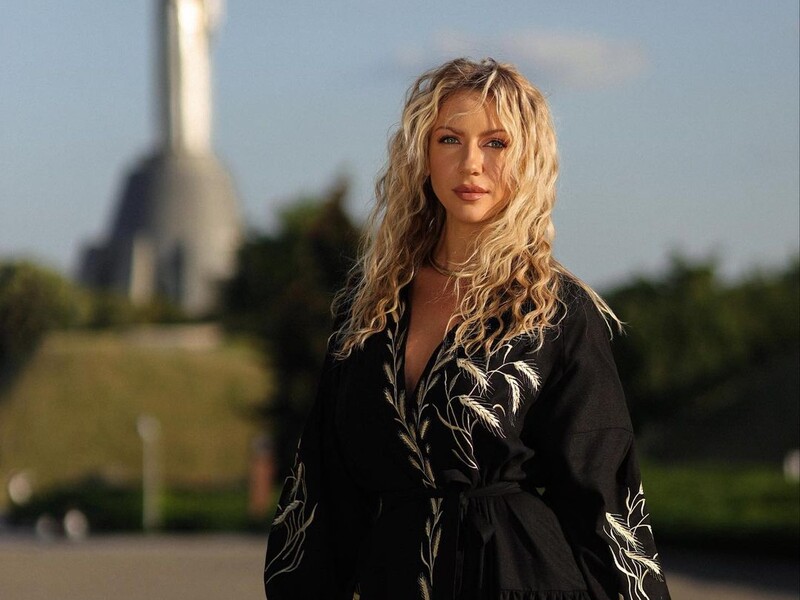 Нікітюк змінила колір волосся. Який вигляд телеведуча має зараз