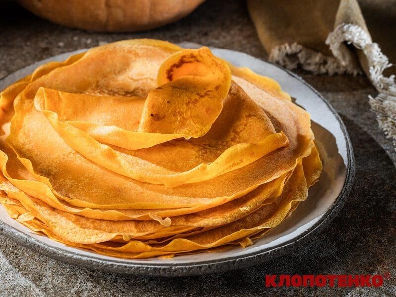 Додайте гарбузове пюре до тіста, щоб отримати найсмачніші осінні млинці