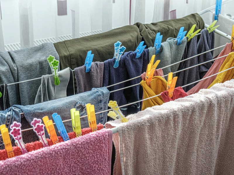 Ніколи не сушіть так прання, інакше зіпсуєте одяг. Мудра порада врятує від поширеної помилки