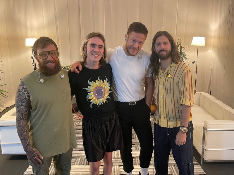 Український художник, який співпрацює з Imagine Dragons, створив постер для фільму "Війна очима тварин"