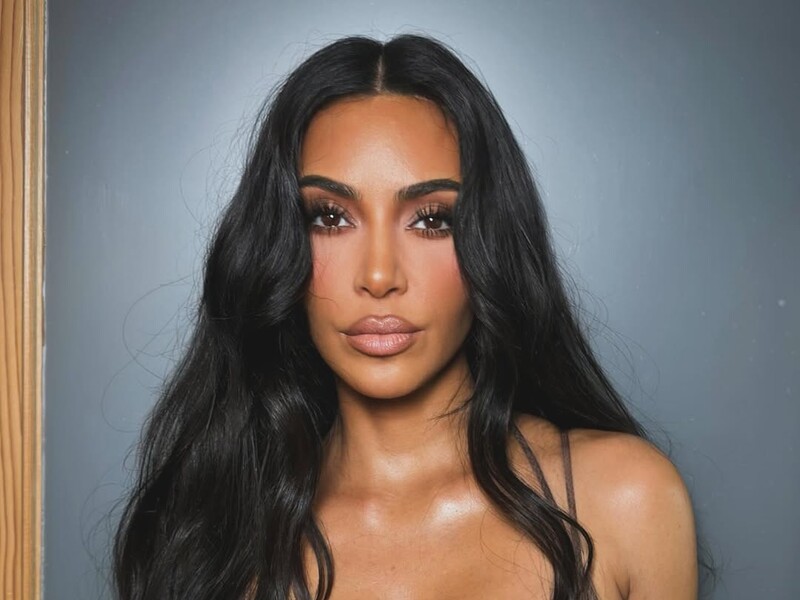 "Приголомшлива Кіммі". Кардаш'ян показала нову стрижку з усіх боків