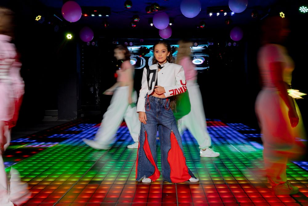 DEMI представила масштабний кліп «Bad Boy» — поєднання шкільної історії, K-POP і танцювального шоу DEMI представила масштабний кліп «Bad Boy» — поєднання шкільної історії, K-POP і танцювального шоу