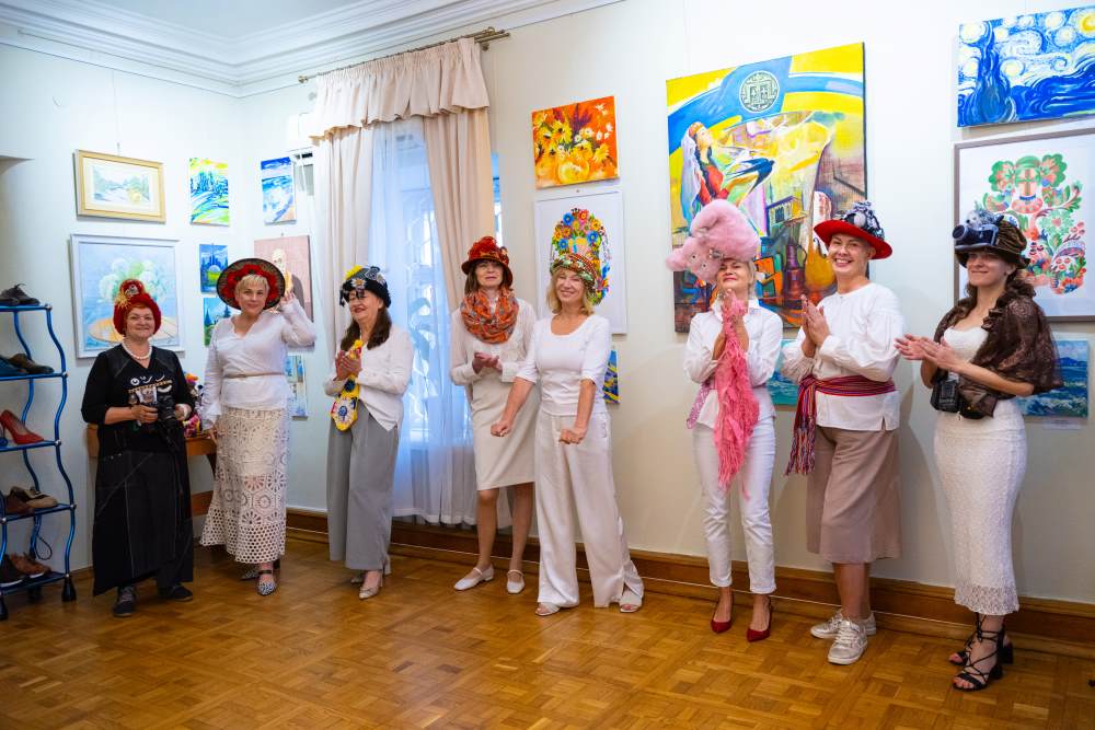 «Від серця до серця» у Музеї Гетьманства: масштабна мистецька подія за участю українських і азербайджанських художників