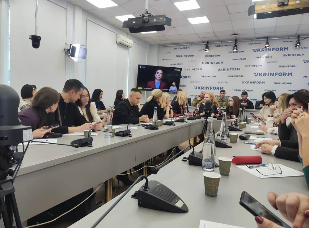 Голова Міжнародний жіночий рух "За сімейні цінності" Наталія Федорчук традиційно долучилася до написання Радіодиктанту національної єдності