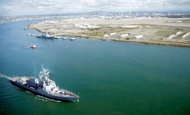 Есмінець США налякав російський танкер біля берегів Венесуели — Bloomberg