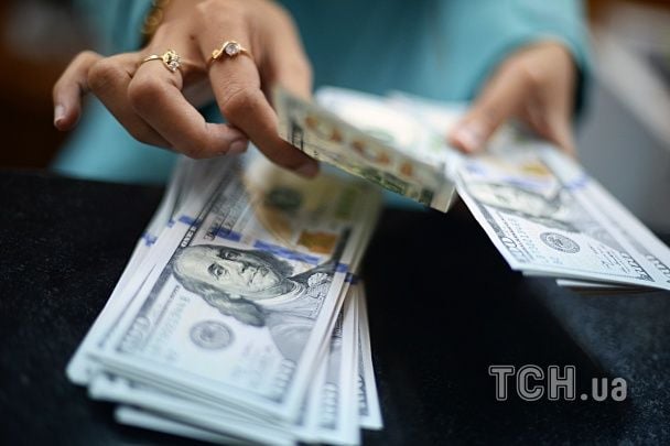 Долари зі зірочкою: що означає цей символ на купюрі