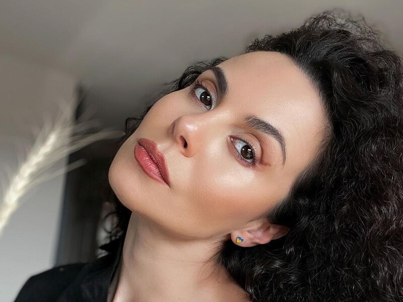 Каменських показала, які вправи робить з гантелями на спеціальному килимку. В мережі прокоментували