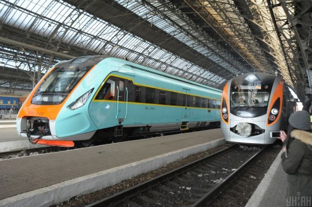 Поїзди між Києвом та Львовом курсуватимуть щогодини: деталі