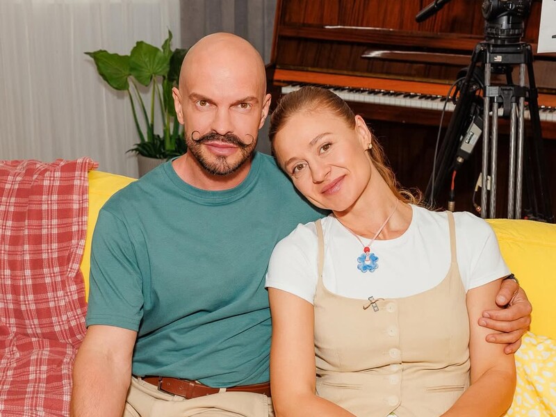 "Ой, яка красива сімʼя!" Ярославський і Мартиновська підірвали мережу романтичними знімками