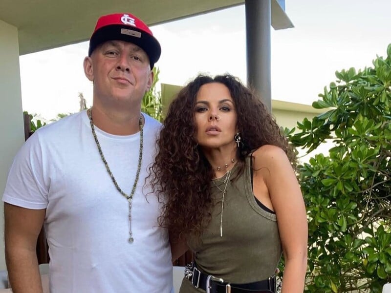 Потап і Каменських таємно продають свій розкішний будинок із басейном під Києвом за $2,2 млн. Фото