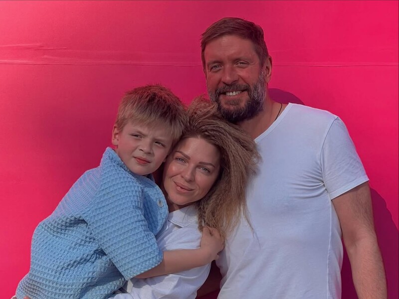 "Важко щось писати". Продюсер гурту ТІК Збаращук, від якого пішла дружина, прокоментував її рішення "Важко щось писати". Продюсер гурту ТІК Збаращук, від якого пішла дружина, прокоментував її рішення