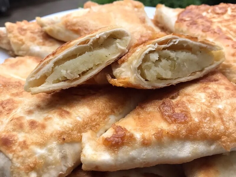 Дуже швидкі ліниві пиріжки без замішування тіста й випікання. Рецепт