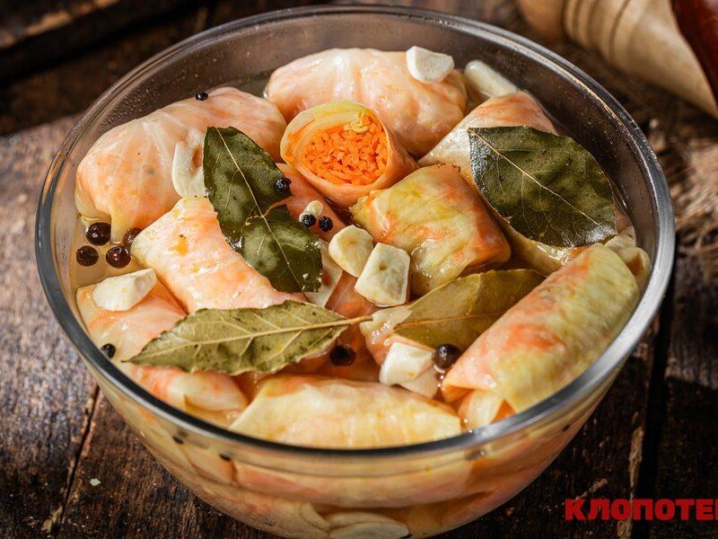 "Оригінальні та хрусткі". Мариновані голубці з морквою по-корейськи