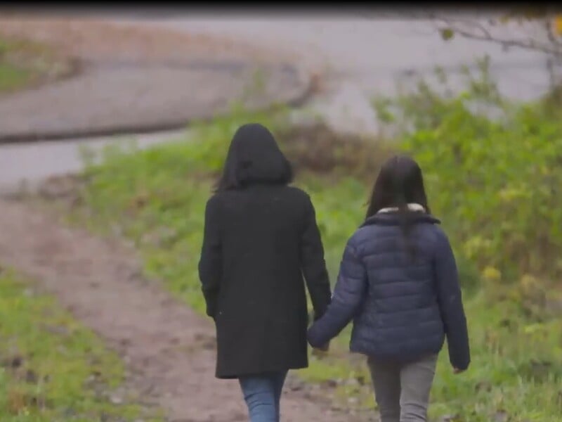 "Ми не говоримо про війну". Українську школярку у Фінляндії змусили співати "Калінку", мати обурена