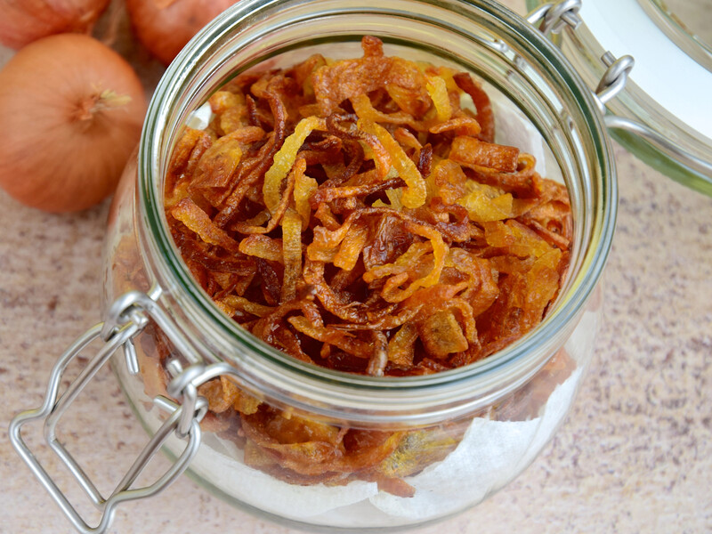 Смажена цибуля за цим рецептом стане незамінною закускою на зиму. Просто зробіть так