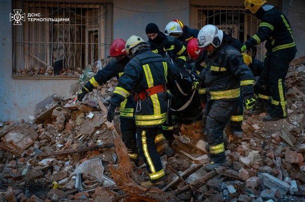 Цинічна атака РФ на Тернопіль: кількість загиблих зросла вже до 33 (фото)