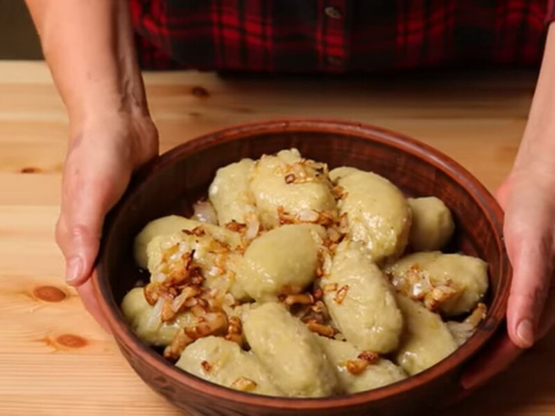 Приготуйте книдлі – українські варені пиріжки з картопляного тіста. Рецепт