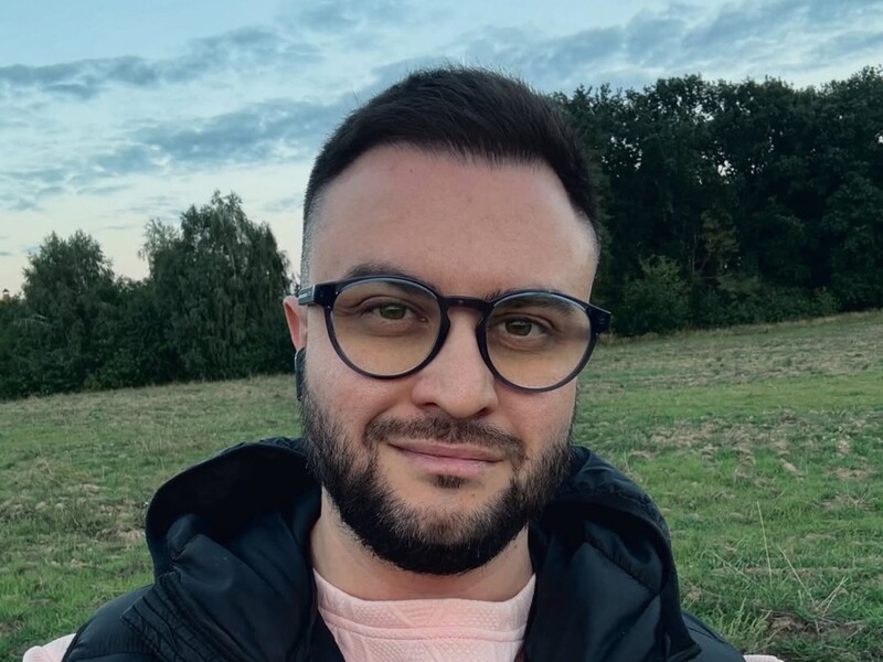 Блогер Беспалов назвав суми, які йому пропонували за мовчання чи очорнення українських зірок