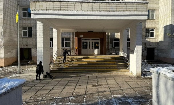 У Львові батьки учнів влаштували стрілянину на подвір’ї школи - подробиці інциденту