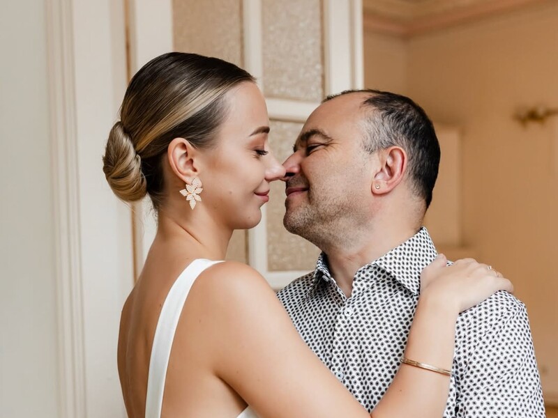 Подружні зради й інтриги водія. Як Павлік закрутив у готелі роман із шанувальницею, яка народила від нього сина Подружні зради й інтриги водія. Як Павлік закрутив у готелі роман із шанувальницею, яка народила від нього сина