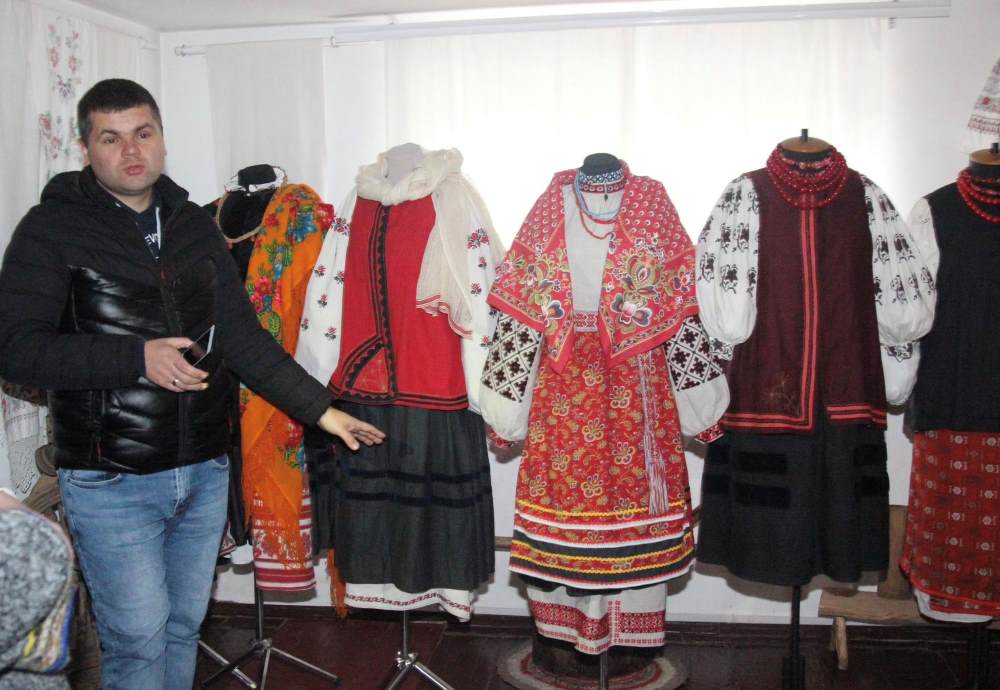 Круглий стіл у Вишгороді об’єднав науковців та музейників задля  збереження живих традицій