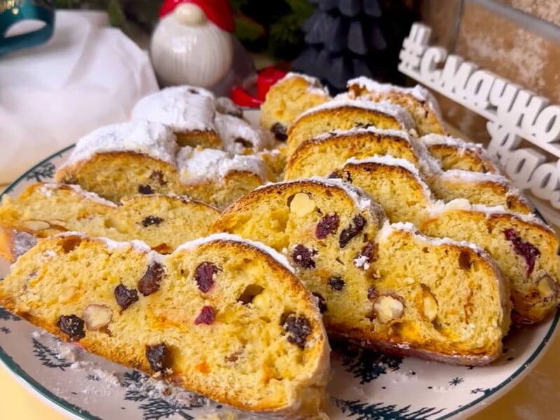 Наприкінці листопада приготуйте цей класичний штолен – і на Різдво він здивує неймовірним смаком. Рецепт