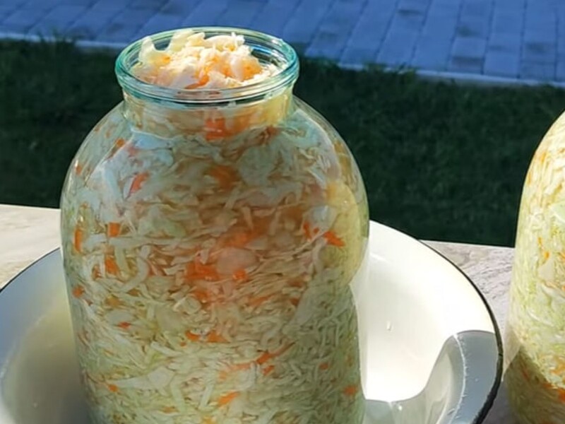 Залийте капусту цим розсолом – і вона вийде дуже смачною, соковитою й хрумкою. Рецепт без оцту