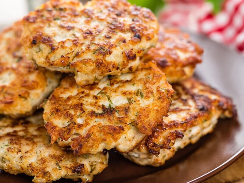 Змішайте це з картоплею – і отримаєте незвичайні, але дуже смачні котлети. Рецепт нашвидкуруч