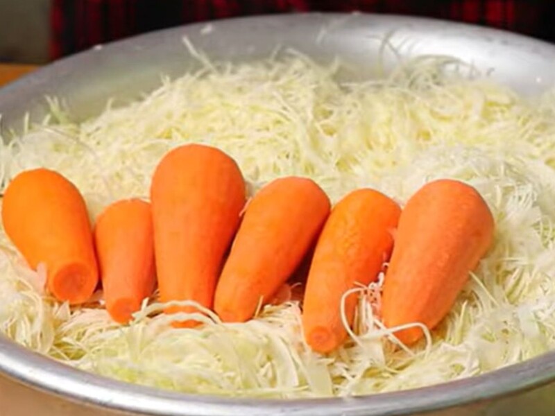 Приготуйте ферментовану капусту з яблуками й перцем без маринаду. Рецепт Приготуйте ферментовану капусту з яблуками й перцем без маринаду. Рецепт