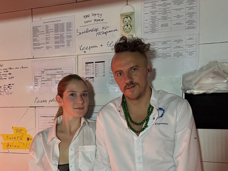 Дівчина Клопотенка уперше вийшла в мережу й розповіла про їхні стосунки