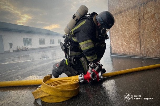 Росіяни вгатили дронами по Чернігівщині: спалахнули масштабні пожежі (фото)